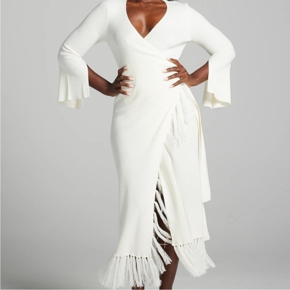 New York & Company Dresses & Skirts - Gabrielle Union Off White Cream Sweater Wrap V-Neck Midi Dress Women’s Small
